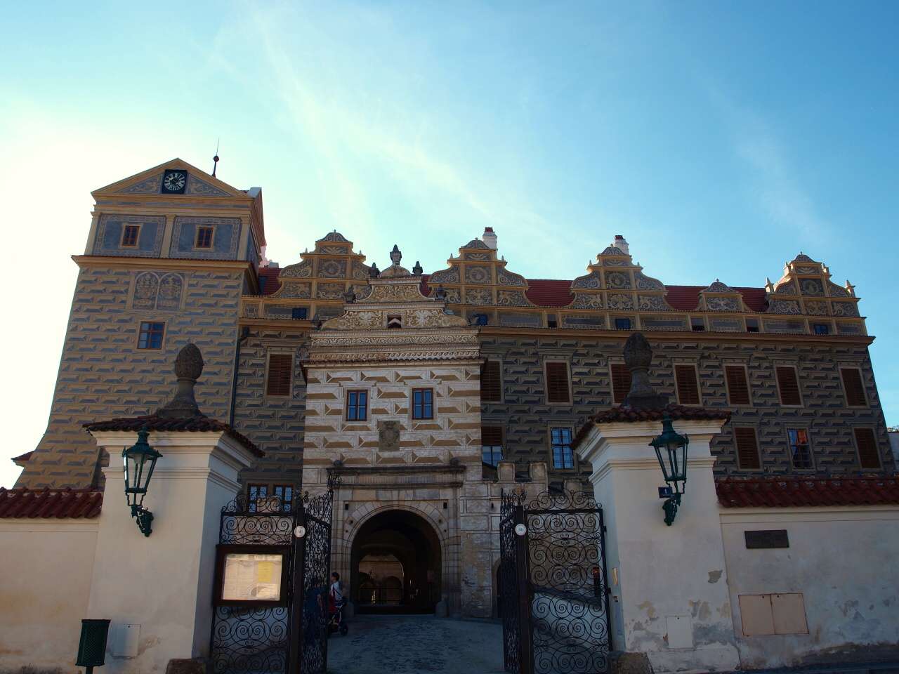 P9306510